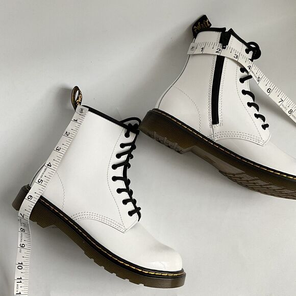 Dr. Martens Bootie White Patent Leather 8-Eye Boots 6 - Picture 5 of 11